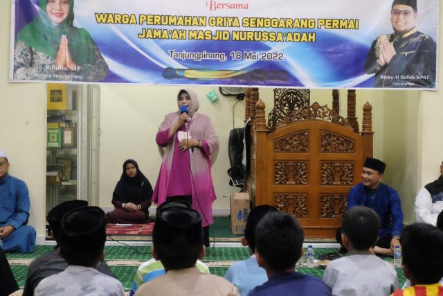 Rahma Beri Pesan di Halal Bihalal Warga Perumahan Griya Senggarang