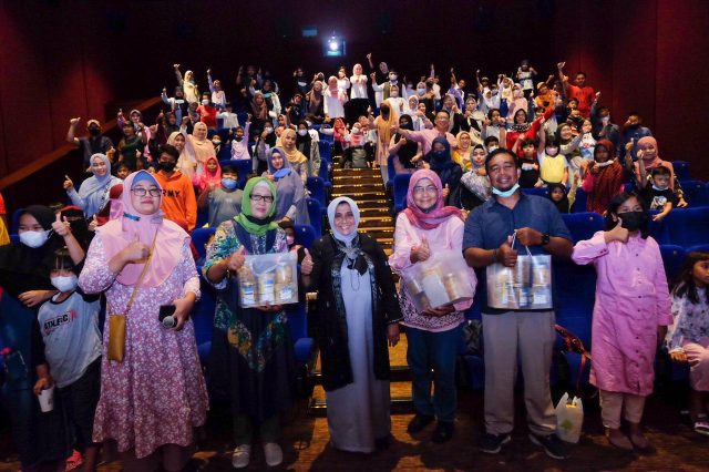 Walikota Rahma Nonton Film Bareng Anak-Anak, Aktifis dan Pelaku Usaha