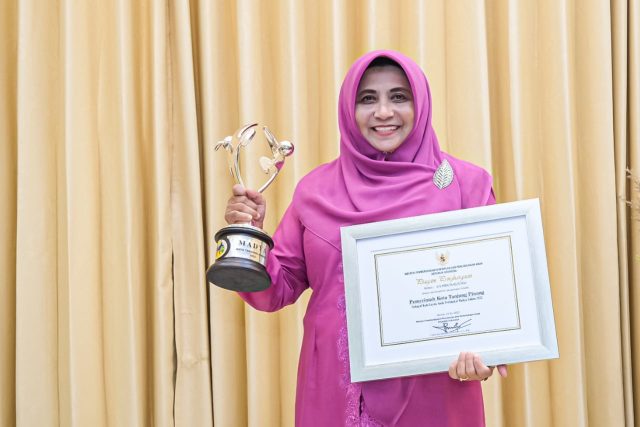 Berkat Lindungi Hak Anak, Rahma Dapat Piala KLA