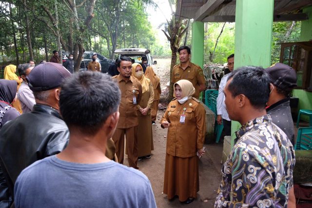 Jenguk Nenek Sebatang Kara, Rahma Langsung Ajak Berobat