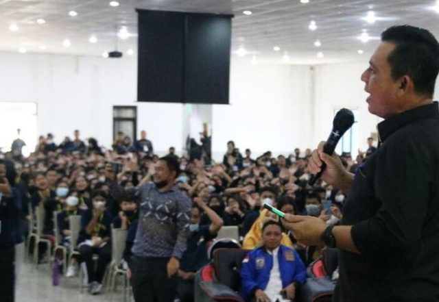 Beri Kulian Umum PKKBM Unrika, Ansar Harap Mahasiswa Mampu Menjawab Tantangan 2045