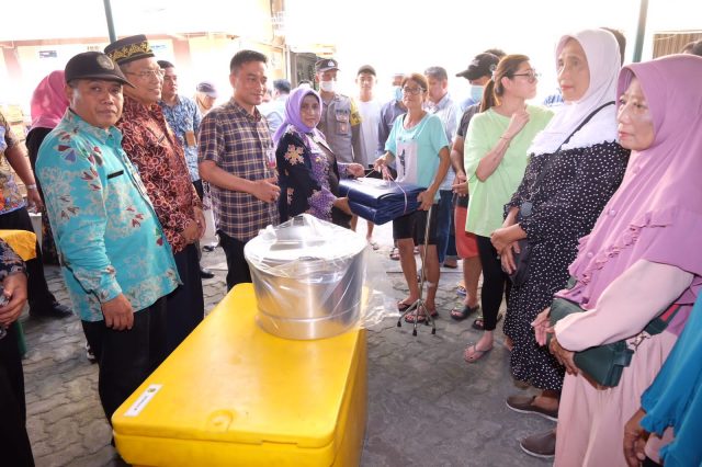 Rahma Serahkan Bantuan Kepada Puluhan Pengusaha UMKM di Potong Lembu