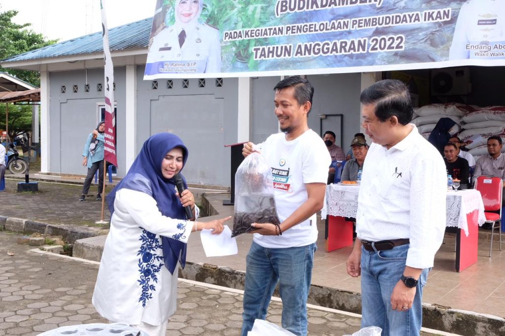 15 Pokdakan Dapat Bantuan, Rahma Harap Usahanya Bisa Meningkat