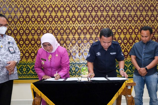 Salurkan Bansos dengan Tepat, Rahma dan PT. Pos Tandatangani MoU