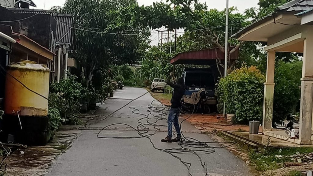 Warga Bangun Sari: Jalan Sudah Terang Karena Hendra Jaya