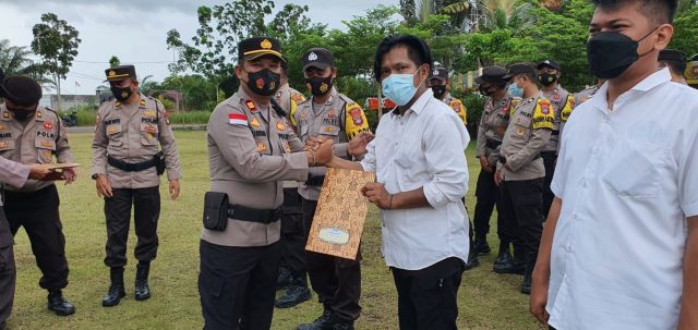 Pilkades Aman, Unit Intelkam Polsek Gunung Kijang Dapat Penghargaan