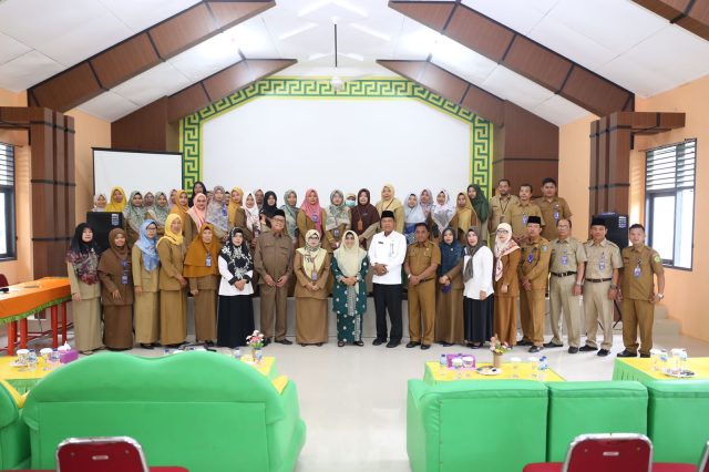 Rahma Tinjau Aula Sekolah MAN yang Sudah Direnovasi