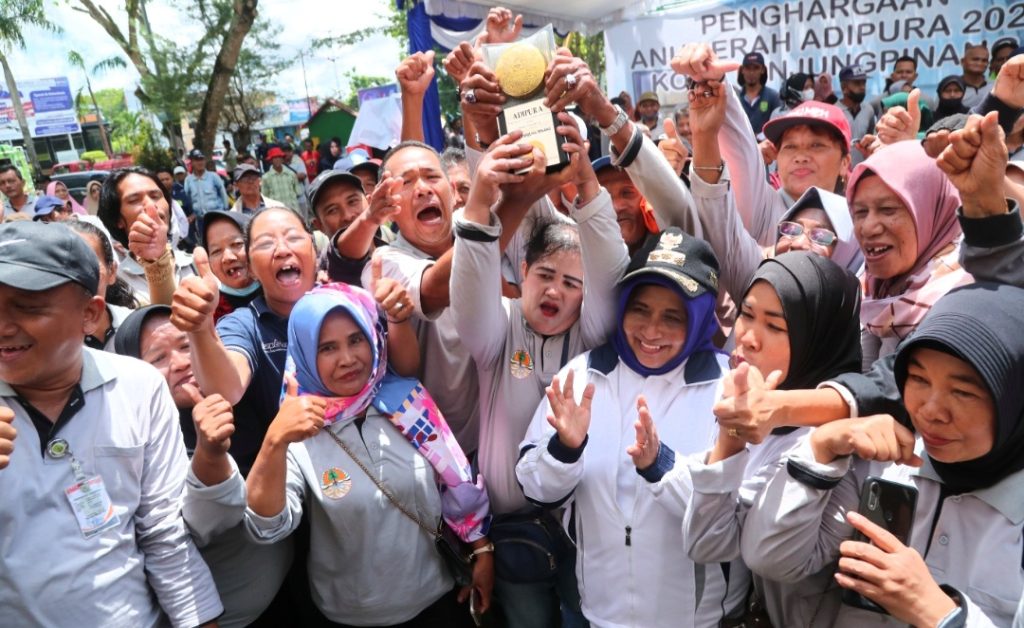 Tanjungpinang Raih Adipura, Ratusan Petugas Kebersihan dapat Berkah Bahagia