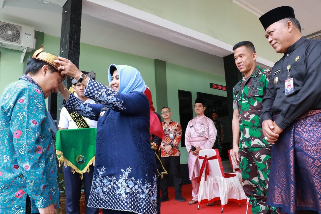 Belasan Ribu Pelajar di Tanjungpinang Serentak Minum TTD