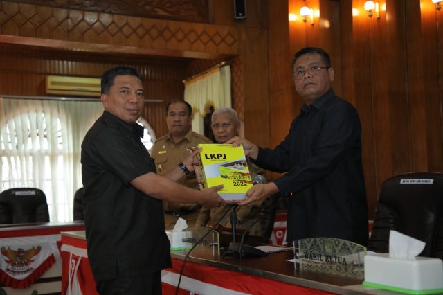 Bupati Surya Sampaikan LKPJ Tahun Anggaran 2022