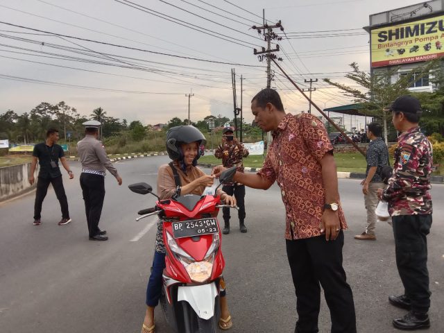 Seminggu Sekali Kejari Bintan Bagikan Takjil Ramadhan