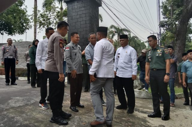 Perdana, 400 Paket Takjil Dibagikan Pemkab, Pemko dan TNI – Polri