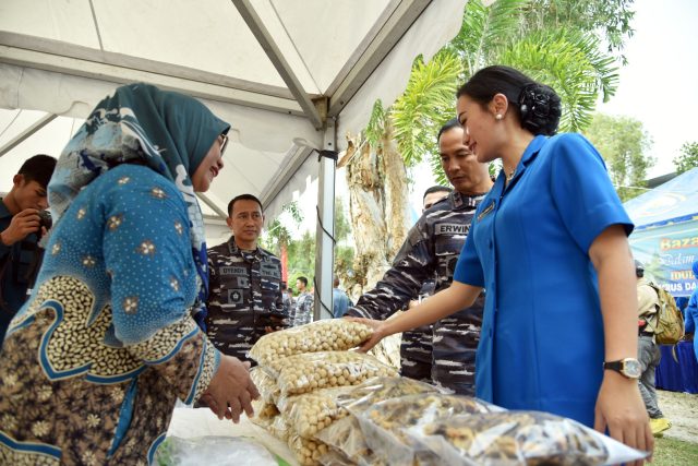 Peduli Bulan Berkah, Koarmada I Tanjungpinang gelar Bazar Murah