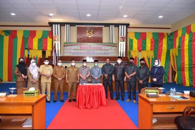 Jalankan Fungsi Legislasi Tahun 2022 DPRD Lingga Sahkan 11 Ranperda Menjadi Perda