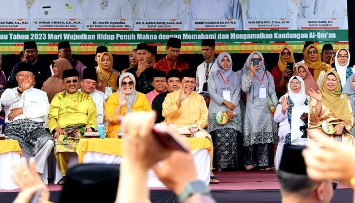 Lepas Pawai Ta’aruf, Ansar Harap STQH Berjalan Lancar Buat Syiarkan Al-Quran Bagi Umat Manusia