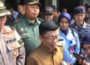 Hasan Perintahkan Kadis Perindagin Cek Harga Cabai Usai Lakukan Monitoring di Pasar Bincen