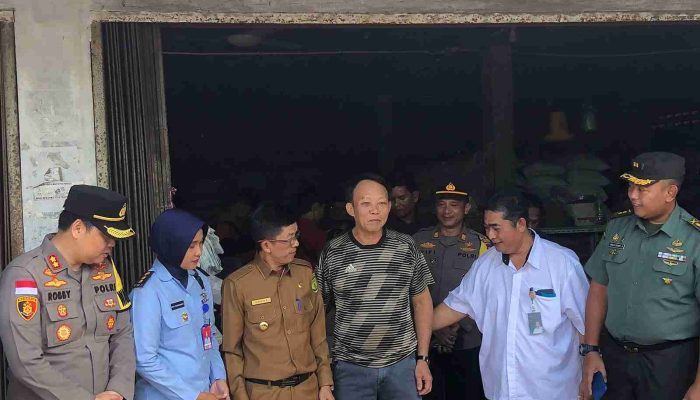 Turun Langsung Cek Toko Beras di KM 7, Hasan Minta Pemilik Pasang Daftar Harga
