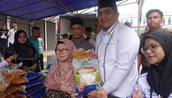 Libatkan TNI dan Polri, Roby Gelar Operasi Pasar di Barek Motor Kijang