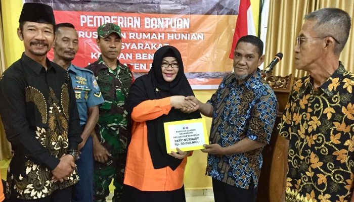Korban Kebakaran Rumah di Tambelan dapat Bantuan Rp369 Juta