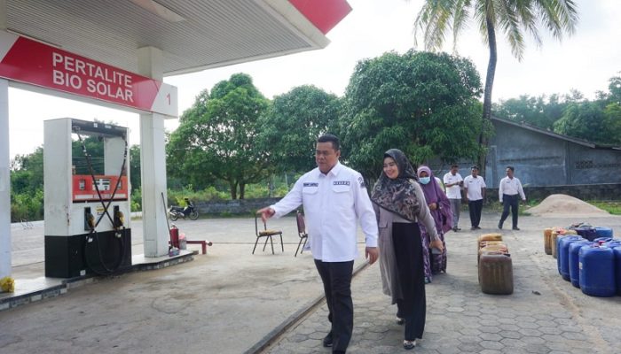 Tinjau SPBU, Sekdakab Bintan Minta BBM Nelayan Tidak Diselewengkan