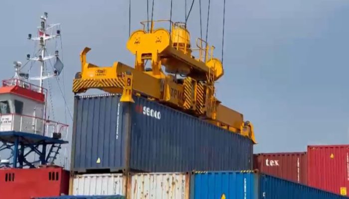 STS Crane Batu Ampar Beroperasi, Bongkar Muat Makin Efektif