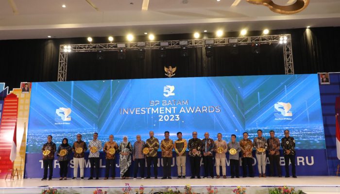 Kembangkan Investasi Batam, 10 Tokoh dan Pelaku Usaha Terima Investment Award 2023