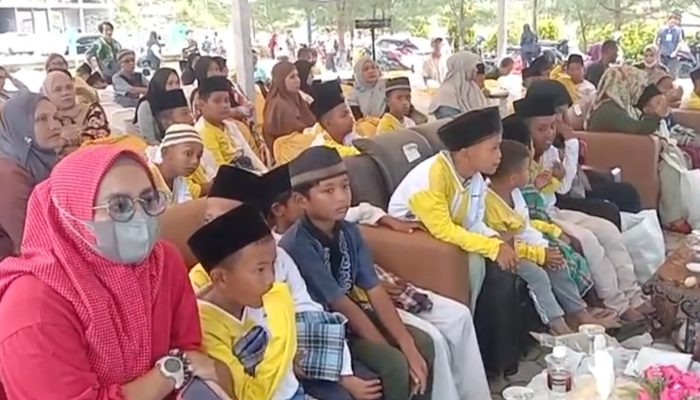 130 Anak yang Sunat Massal di Kantor Dinsos Kepri dapat Uang Tambahan Rp50 Ribu dari Gubernur