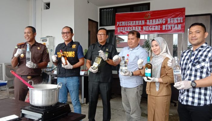 Narkotika Jenis Sabu dan 6006 Botol Mikol Dimusnahkan Kejari Bintan