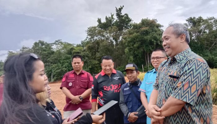 Direktur Pemasyarakatan dan Pemberdaya Keadilan Restoratif Panen Padi di Lahan Bekas Tambang Bauksit