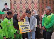 Serahkan Insentif kepada Ratusan Petugas Kebersihan, Hasan Ucapkan Terima Kasih