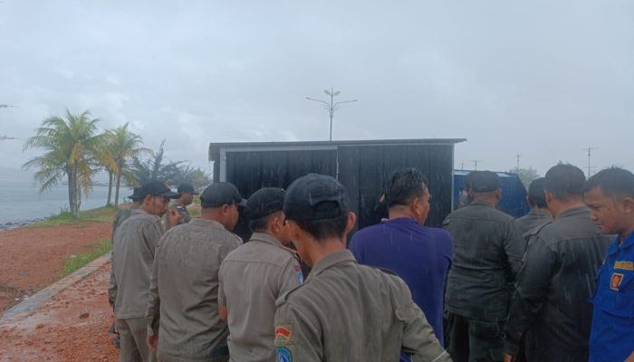 Lima Kontainer Pedagang di Kawasan Gurindam 12 Diangkut Satpol PP