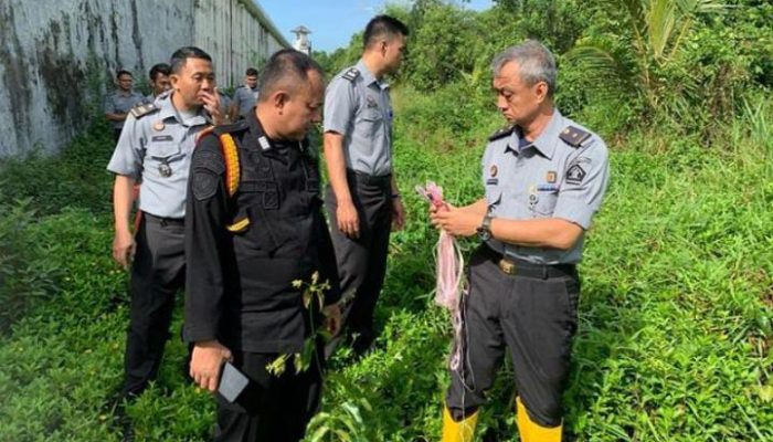 Lapas Narkotika Gagalkan Pelemparan Tali Pancing dan Bandul dari Luar Pagar