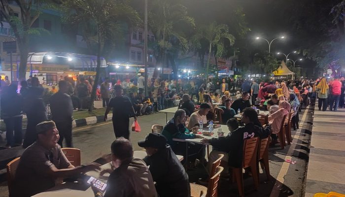 Hasan Resmikan Kawasan Street Food Bintan Center
