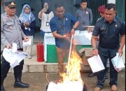 KPU Lingga Musnahkan Ratusan Surat Suara Rusak dan Berlebih