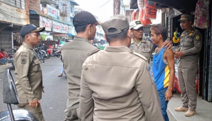 Remaja Ngelem di Pelantar 2 Tanjungpinang Diamankan Satpol PP
