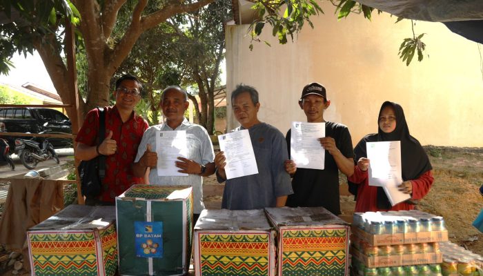BP Batam Salurkan 94 Paket Sembako Untuk Masyarakat Rempang