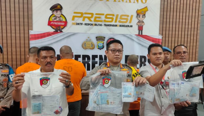 Polisi Tangkap Dua Pelaku Penggelapan Dengan Kerugian Rp900 Juta