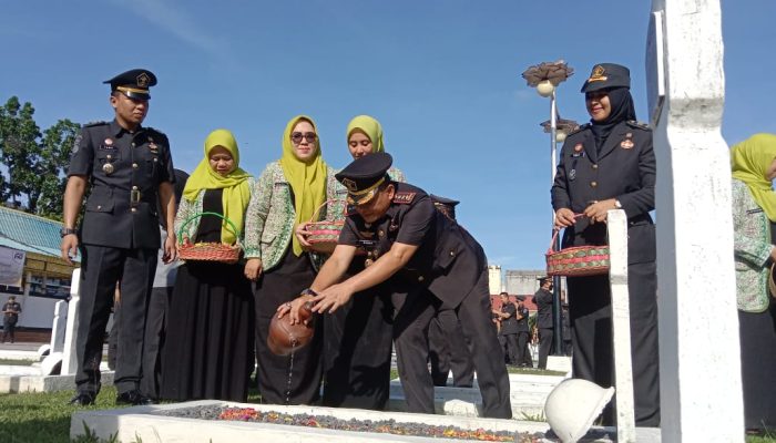 Hari Bakti Pemasyarakatan Diiringi Tabur Bunga di Taman Makam Pahlawan