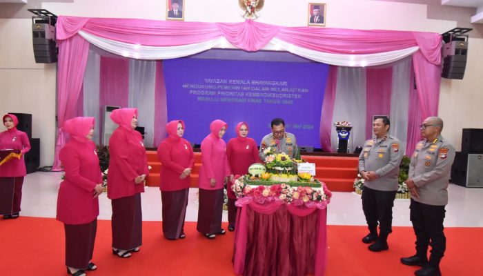 Yayasan Kemala Bhayangkari Polda Kepri Gelar Peringatan YKB ke-44