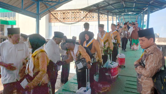 203 JCH Tanjunpinang Berangkat Menuju Embarkasi Batam
