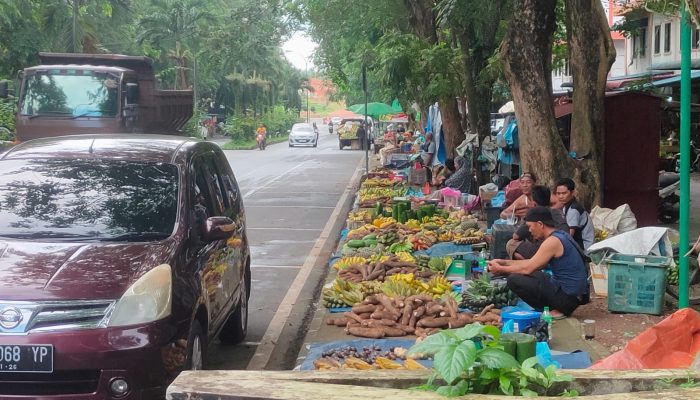 Pemko Akan Tertibkan PKL di Seputaran Pasar Bintan Center