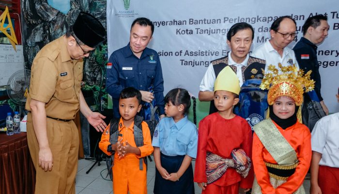 Pelajar SD Tanjungpinang-Bintan dapat Bantuan 700 Paket dari Asparnas
