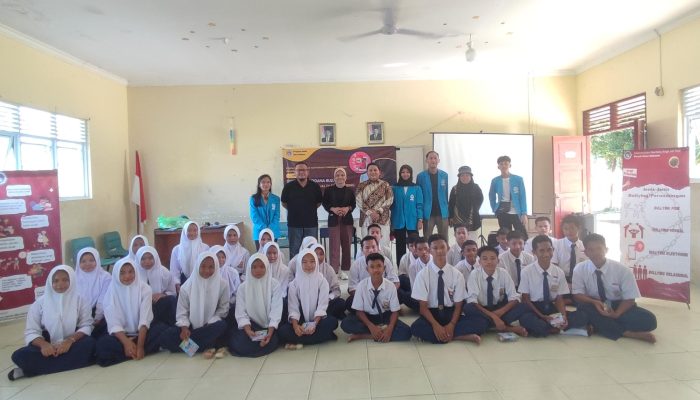 PKM Prodi Hukum UMRAH di SMP 18 Bintan: Stop Bullying dan Kekerasan Seksual