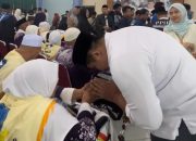 Sambut Kepulangan Jamaah Haji, Roby Bersyukur Semua Sehat