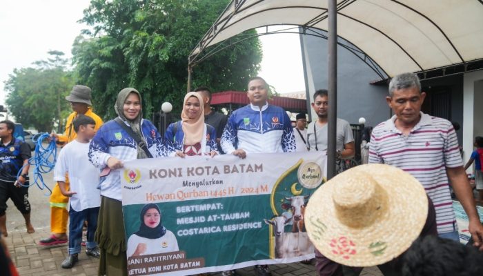Rayakan Idul Adha, KONI Batam Sumbang 2 Ekor Sapi di Masjid At Taubah