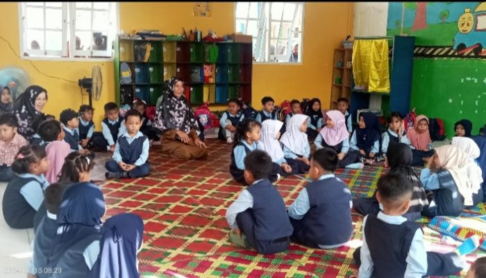 Wajah Ceria dan Semangat Anak di Hari Pertama Masuk Sekolah TK Pembina