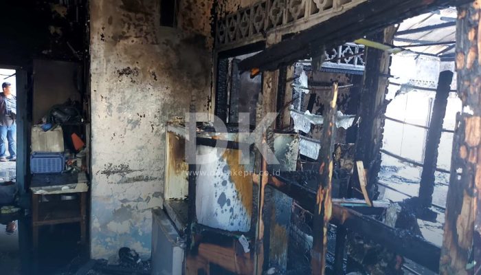Seorang Warga Kijang Dilarikan ke Rumah Sakit Karena Tertidur Saat Rumah Terbakar