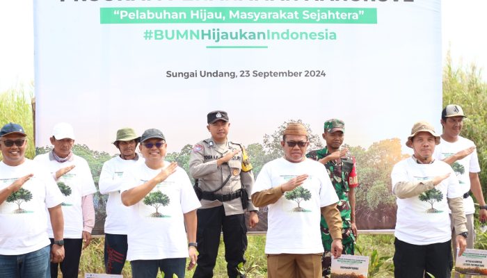 Sambut Hari Maritim Nasional, SPMT Grup Perkuat Ekosistem Pesisir Kalteng dengan 30.000 Bibit Mangrove