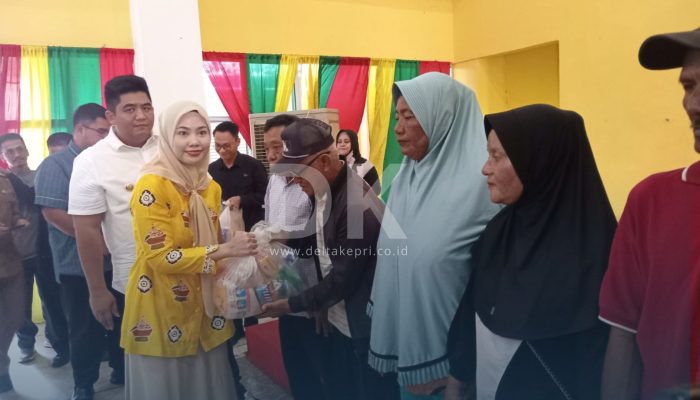 Pemkab Salurkan 2.300 Paket Sembako ke Seluruh Kecamatan