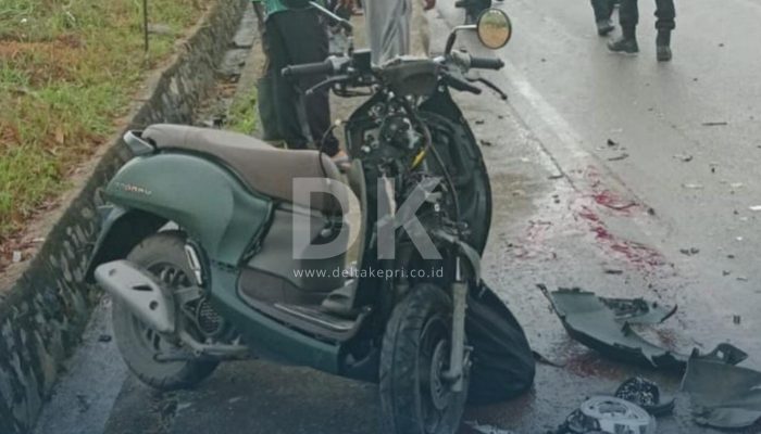 Kondisi Jalan Licin, Pasangan Suami Istri jadi Korban Laka di KM 12
